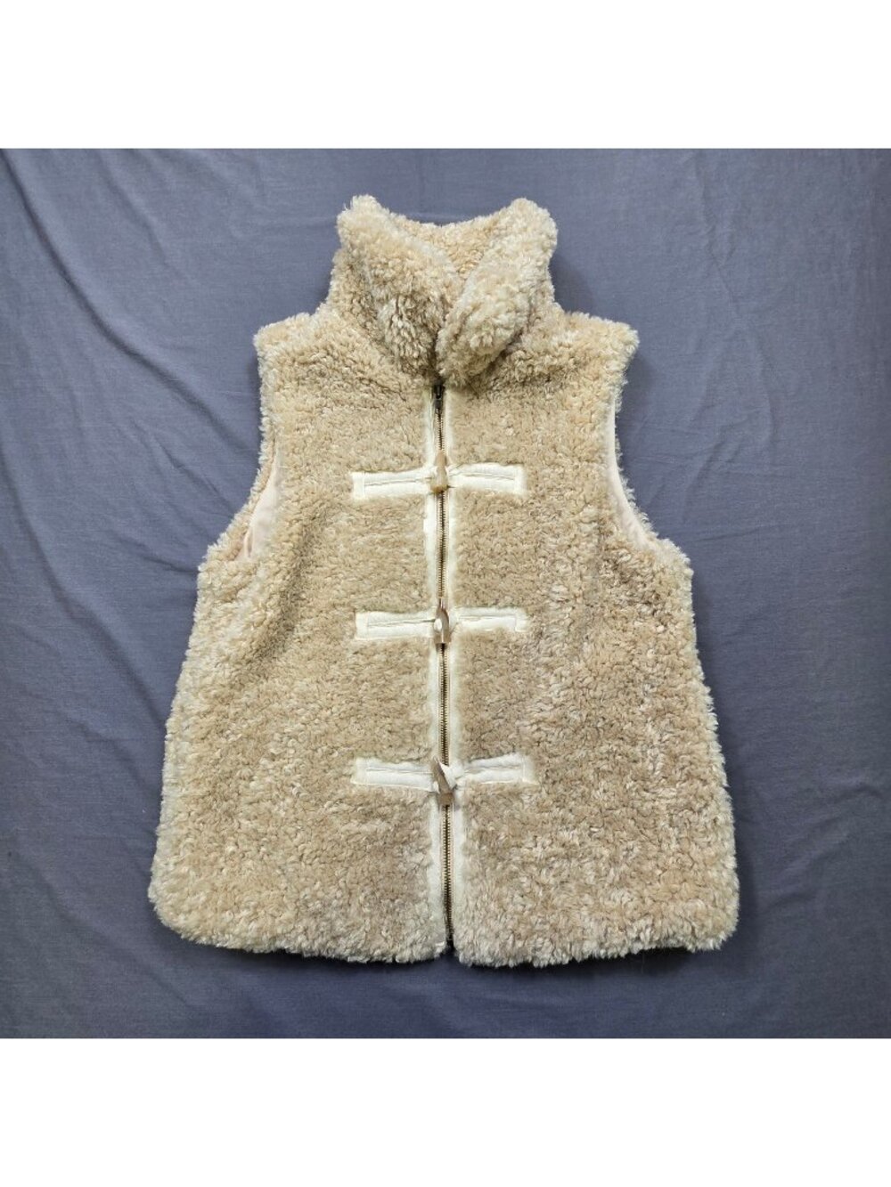 BKE Womens Faux Fur Sherpa Vest Small Tan Toggle Closure Sleeveless Cozy Warm